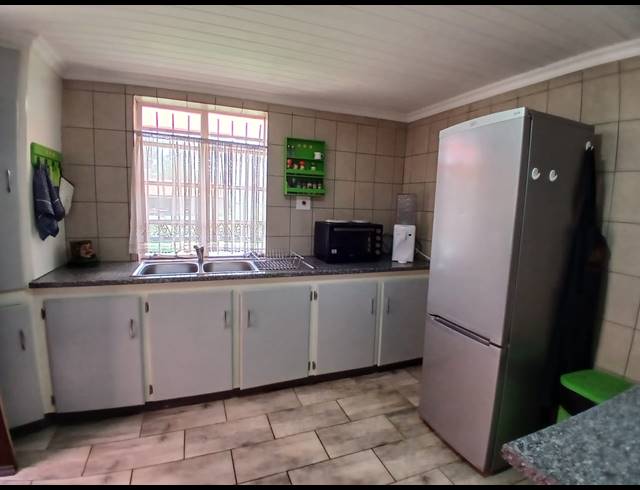3 BEDROOM HOUSE FOR SALE IN RIVERSDALE